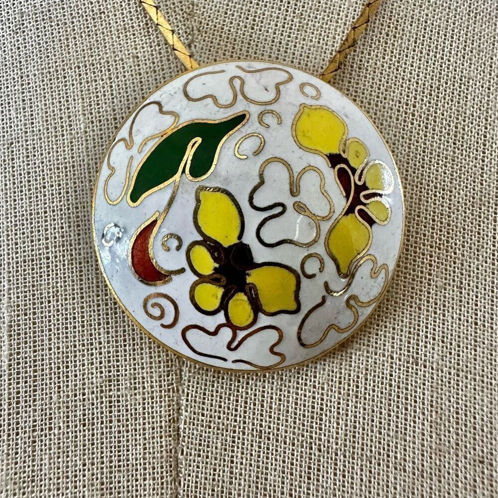 Vintage Cloisonne Round White Gold Tone Enamel pendant necklace